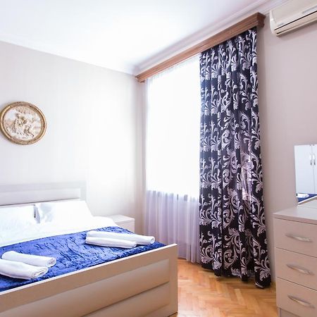 Отель Cattaleya Батуми Экстерьер фото